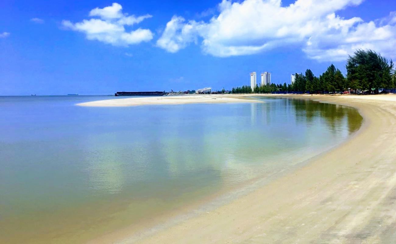 Foto af Klebang Beach med lys sand overflade