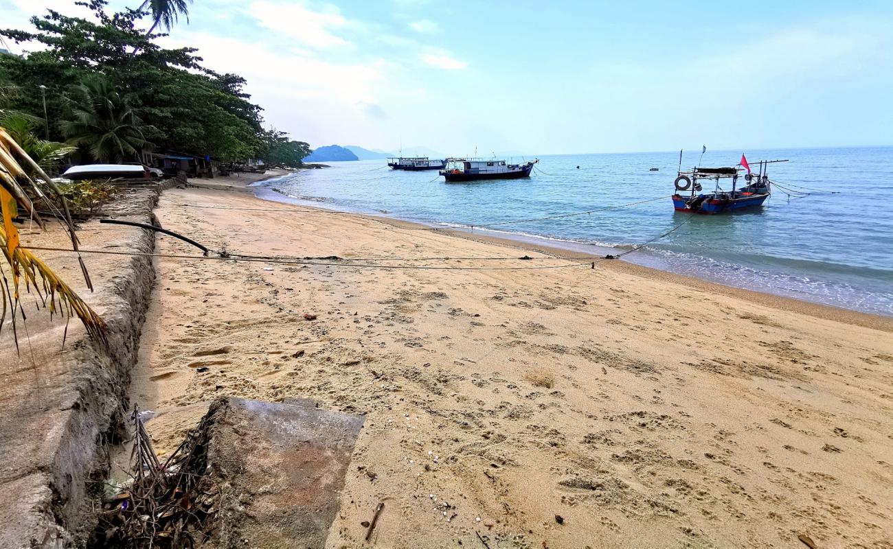 Foto af Tanjung Asam Beach med lys sand overflade