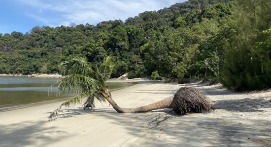 Teluk Kampi Beach