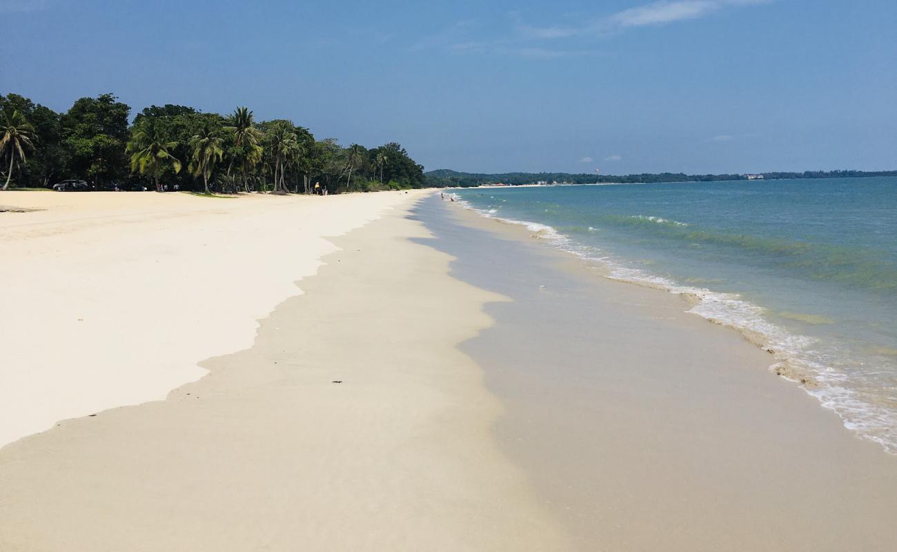 Foto af Desaru Beach med lys sand overflade