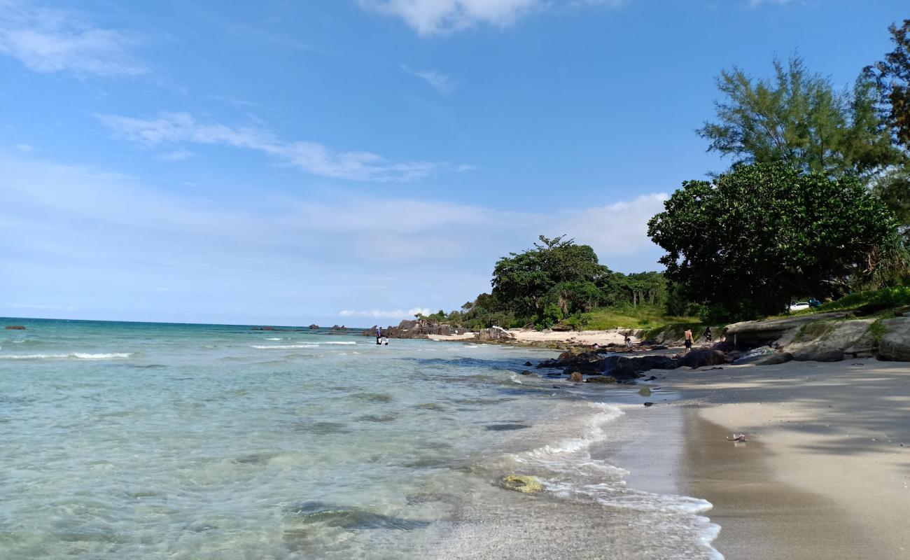 Foto af Tanjung Buluh Beach med lys sand overflade