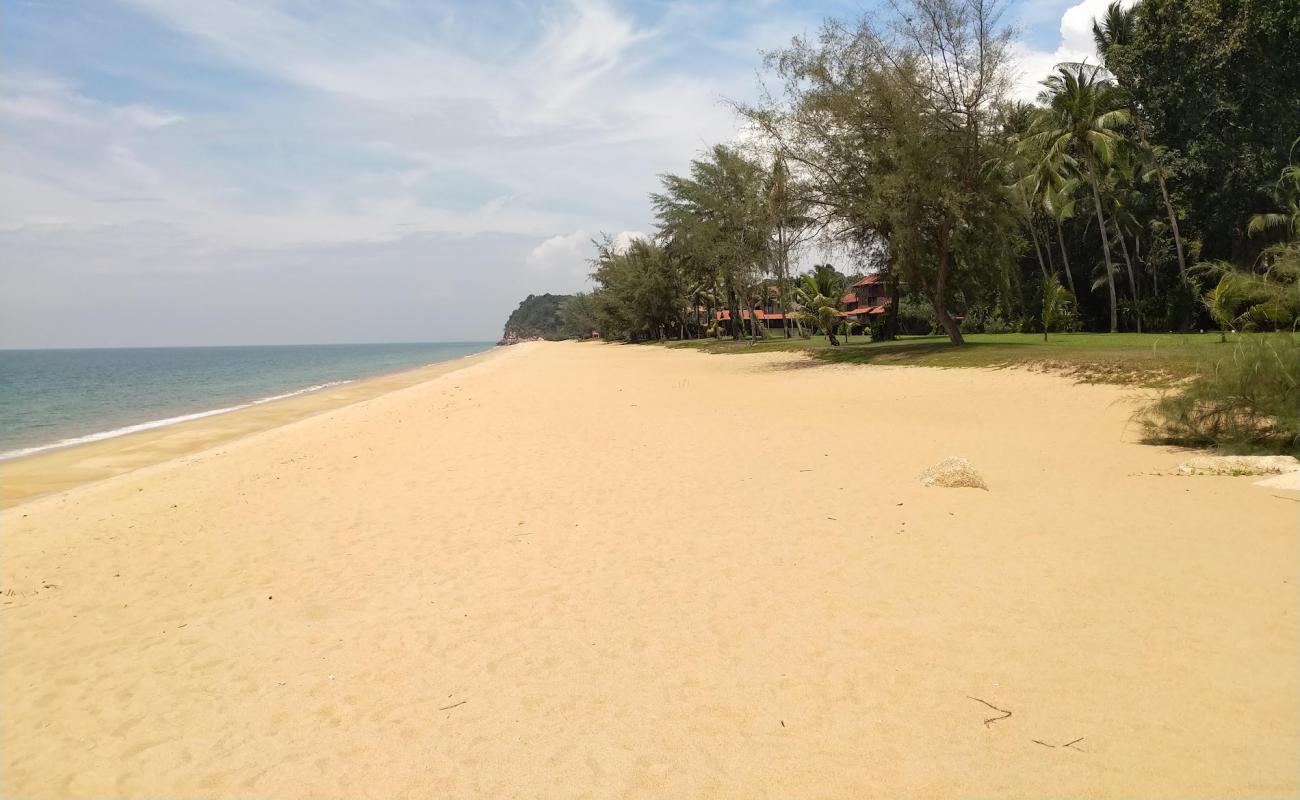 Foto af Cherating Beach med lys sand overflade