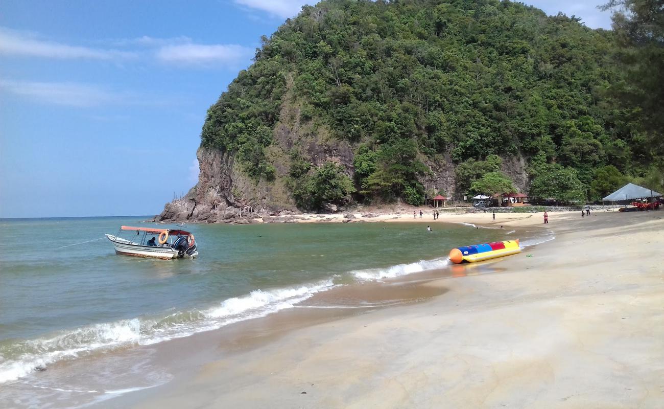 Foto af Bukit Keluang Beach med lys sand overflade