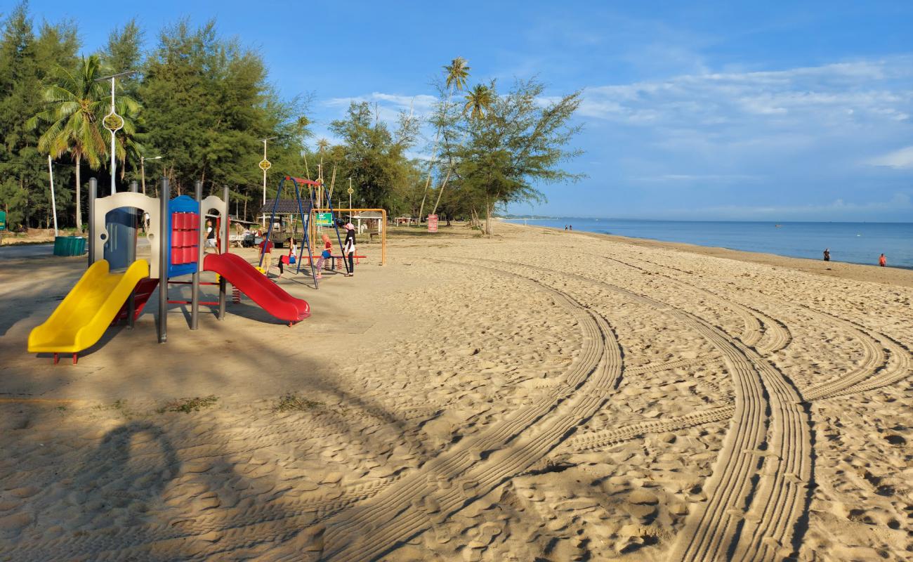 Foto af Bisikan Bayu Beach med lys sand overflade