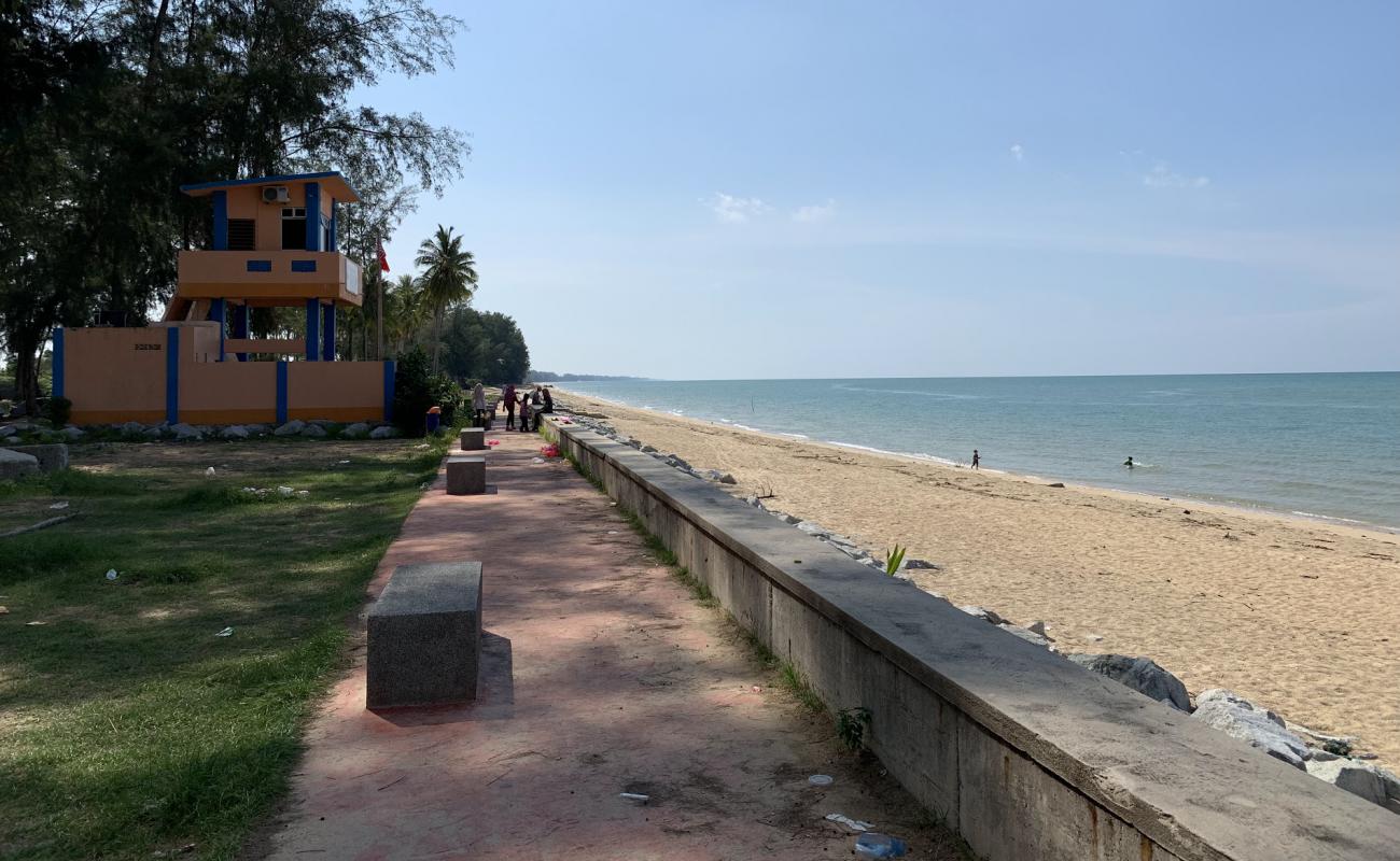 Foto af Tok Bali Beach med lys sand overflade