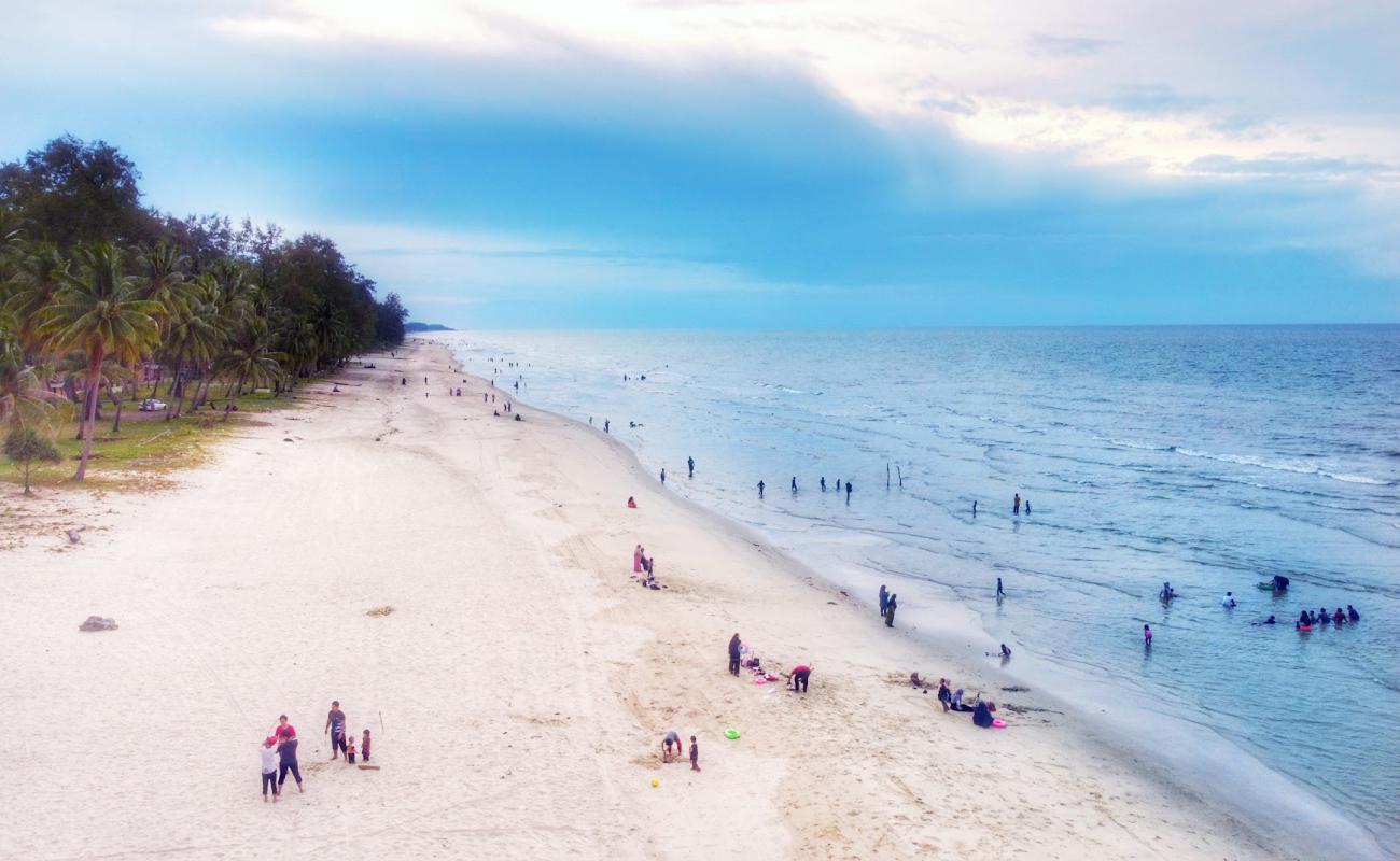 Foto af Melawi Beach med lys sand overflade