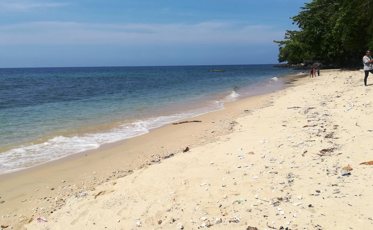 Foto af Kampung Nipah med lys sand overflade