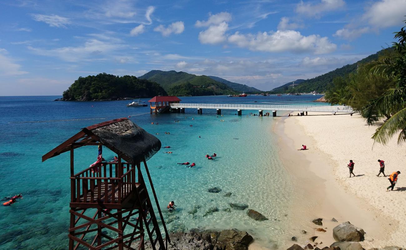 Foto af Kuala Terengganu Strand med hvidt sand overflade