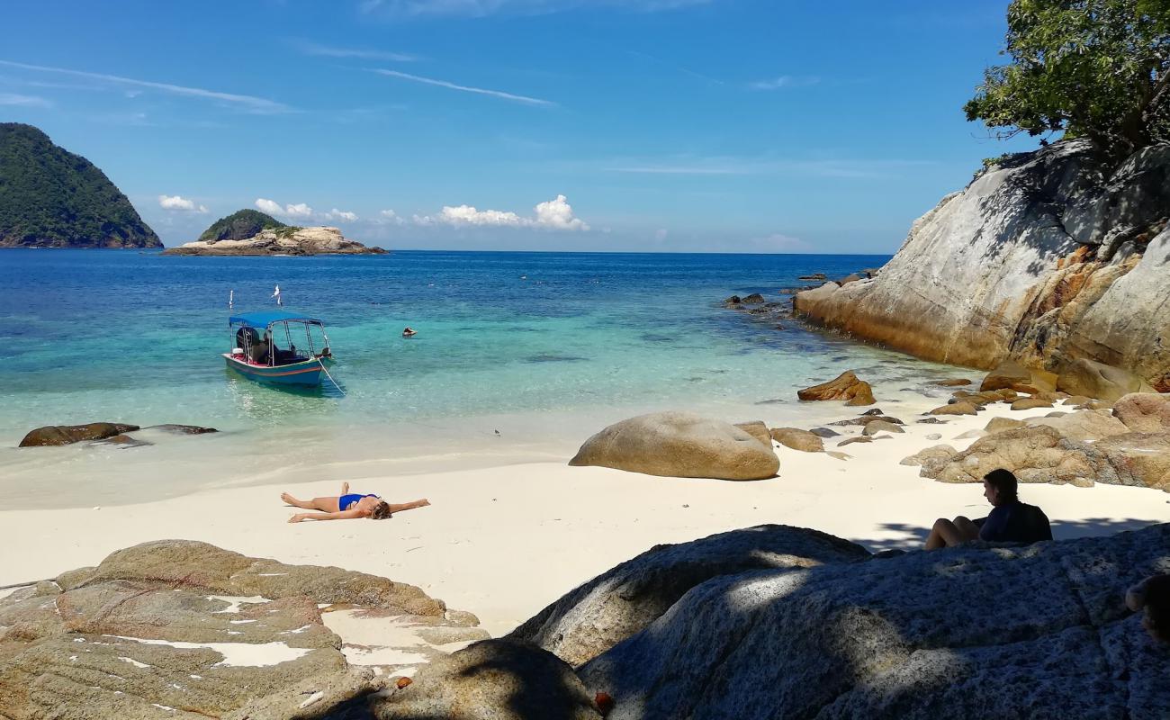 Foto af Rawa Island Strand med hvidt fint sand overflade