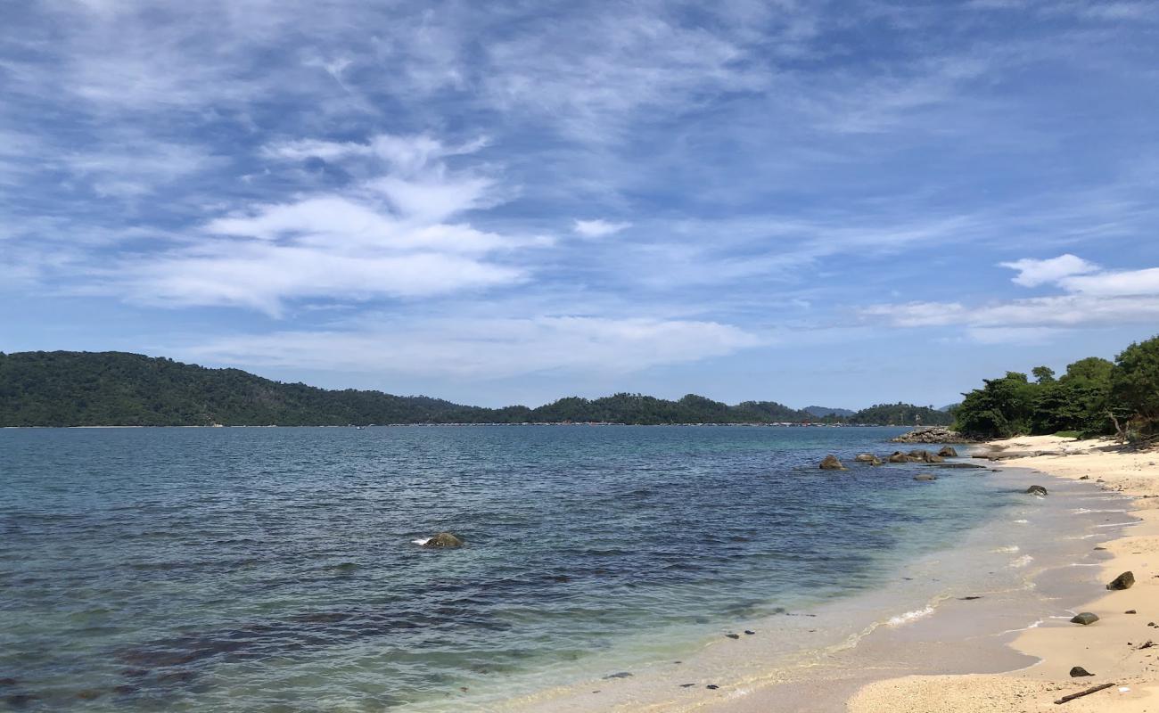 Foto af Sutera Harbour Beach med lys sand overflade