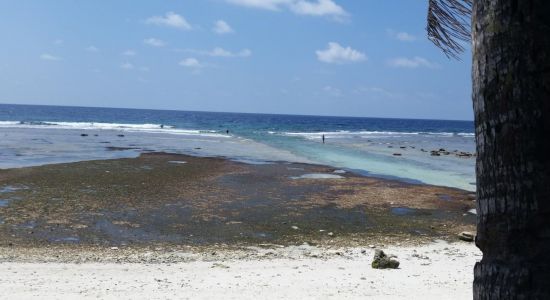 Maaneyre Athiri Beach