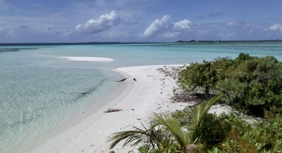 Olhutholhu Beach