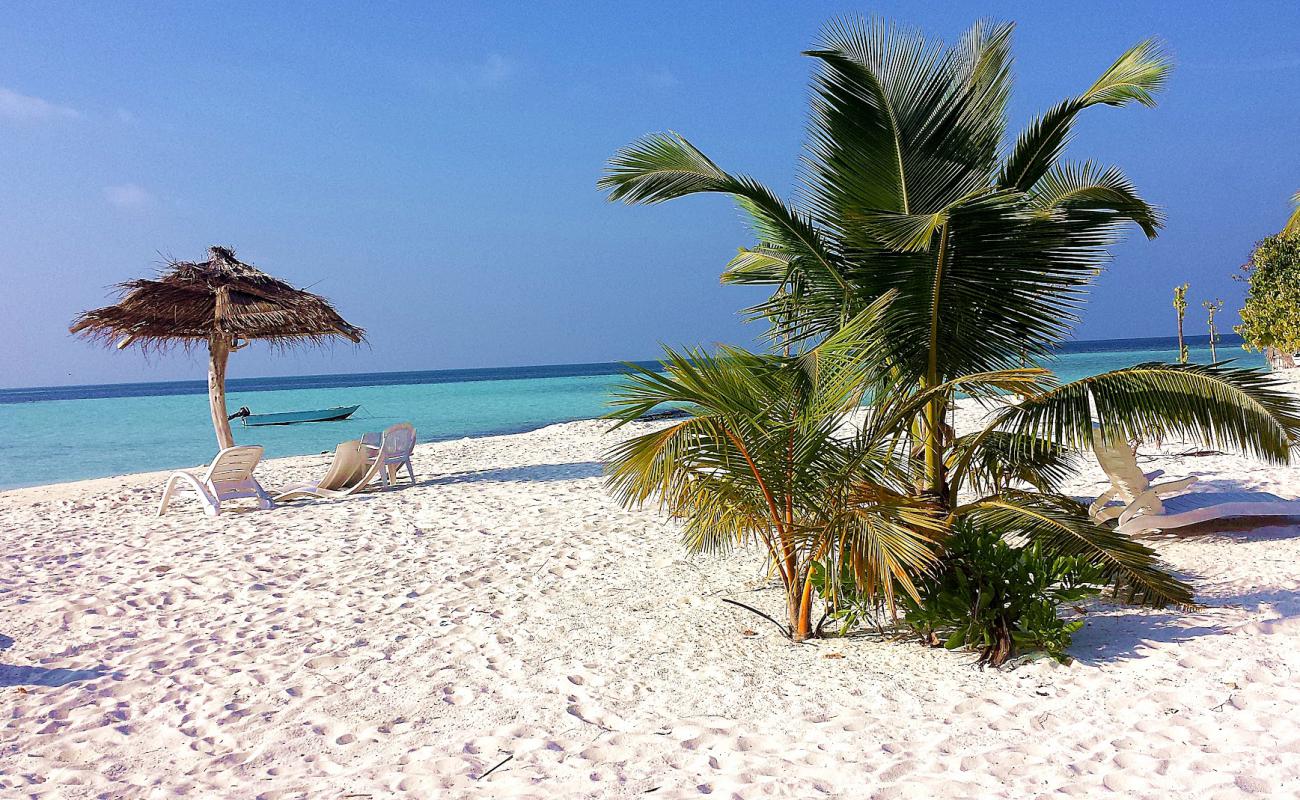 Foto af Vashugiri Strand med hvidt fint sand overflade