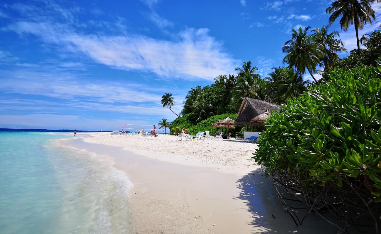 Foto af Fihalhohi Island Resort med hvidt fint sand overflade