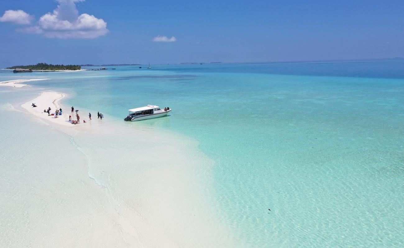 Foto af Long Beach Dhigurashu Thun'di med hvidt fint sand overflade