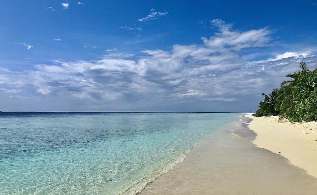 Foto af Bikini beach med hvidt sand overflade