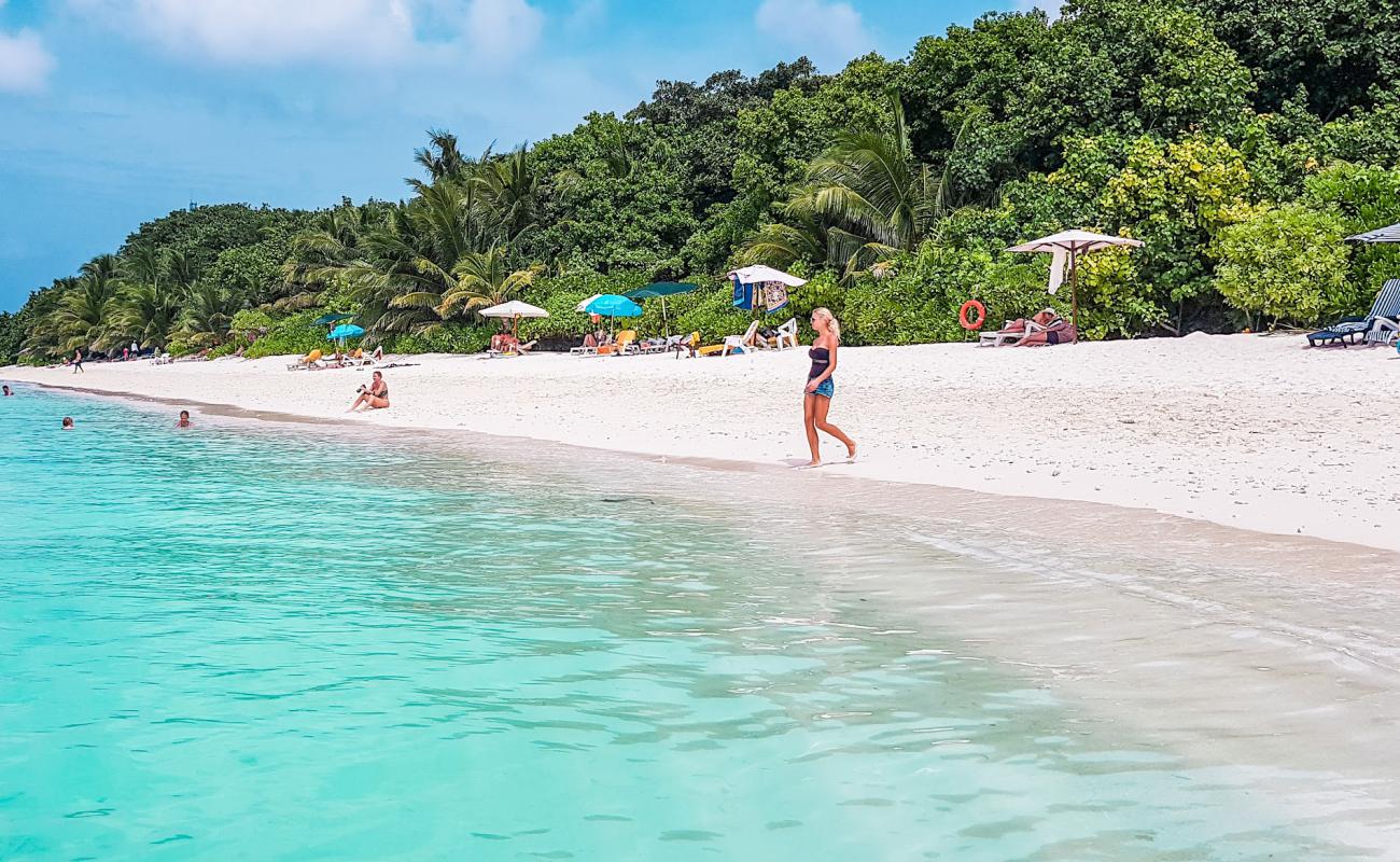 Foto af Ukulhas Beach med hvidt sand overflade