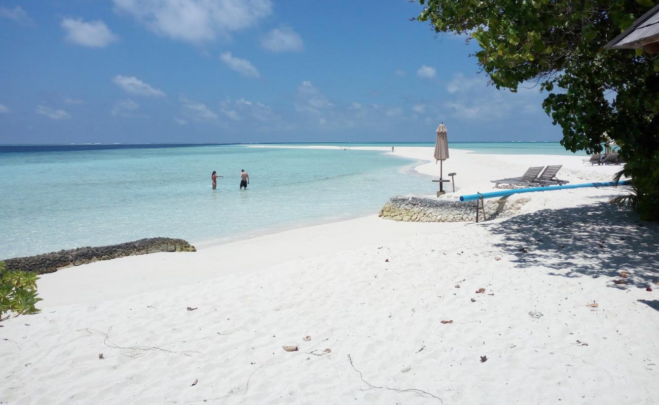 Foto af Gangehi Island Resort med hvidt sand overflade