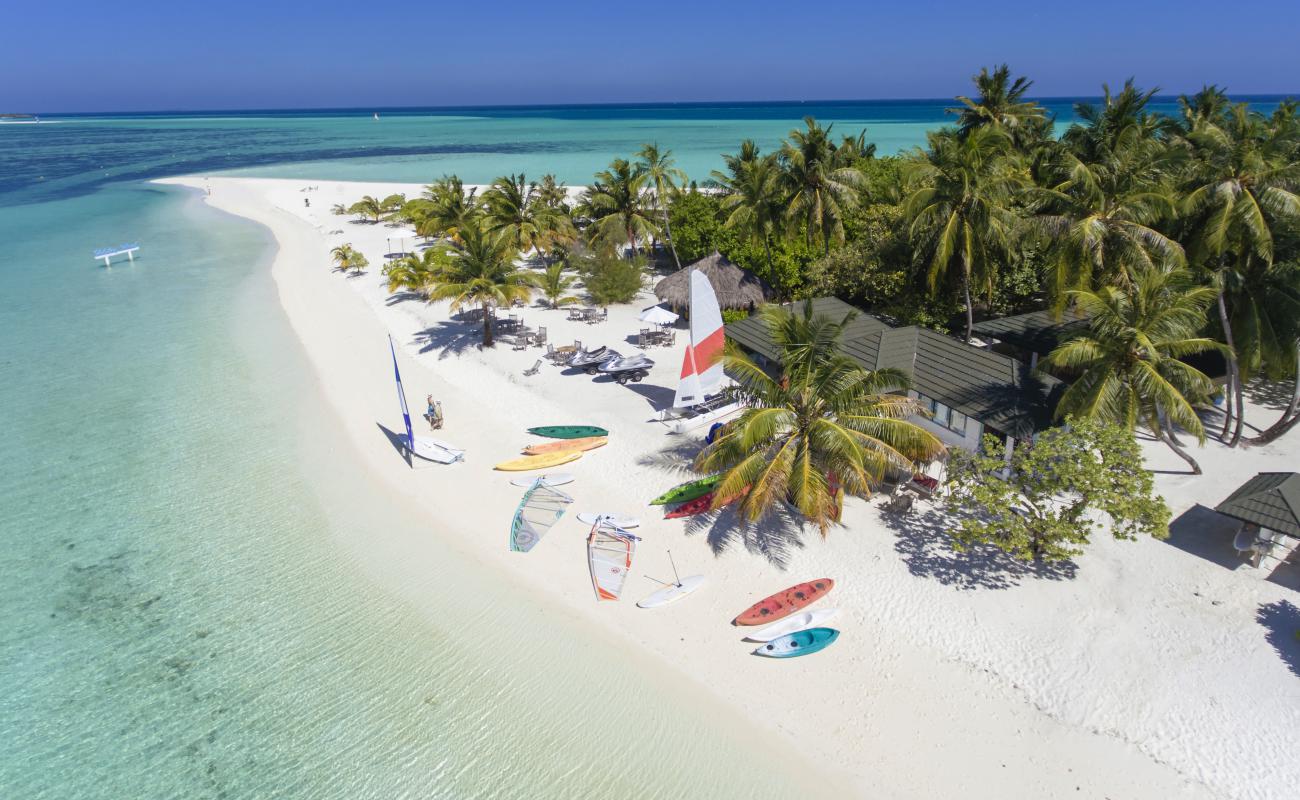 Foto af Holiday Island Resort med hvidt sand overflade