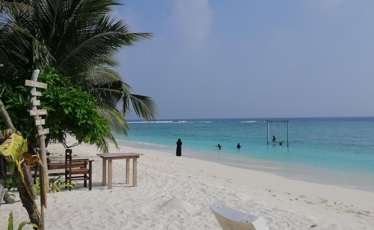 Foto af Maakurathu Island Beach med lys sand overflade