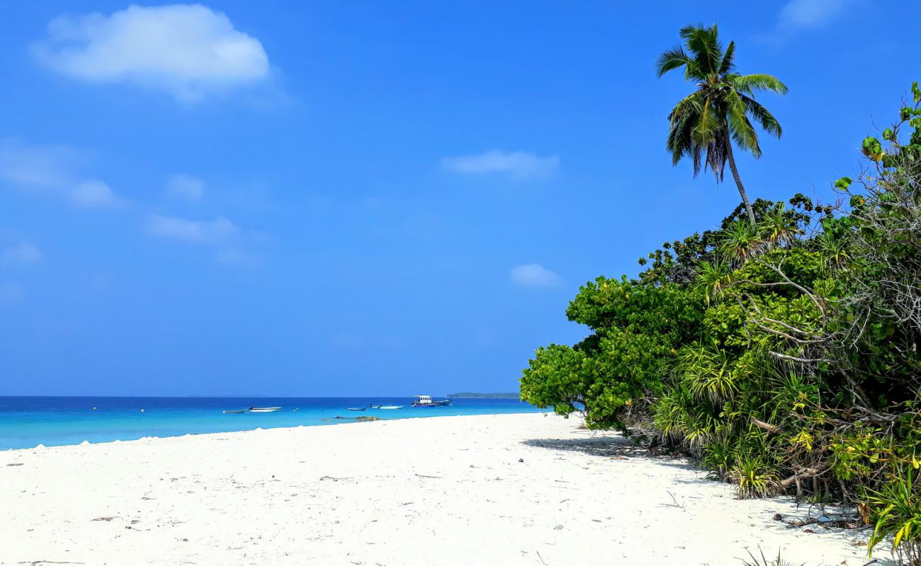 Foto af Meynaamagu Beach med lys sand overflade