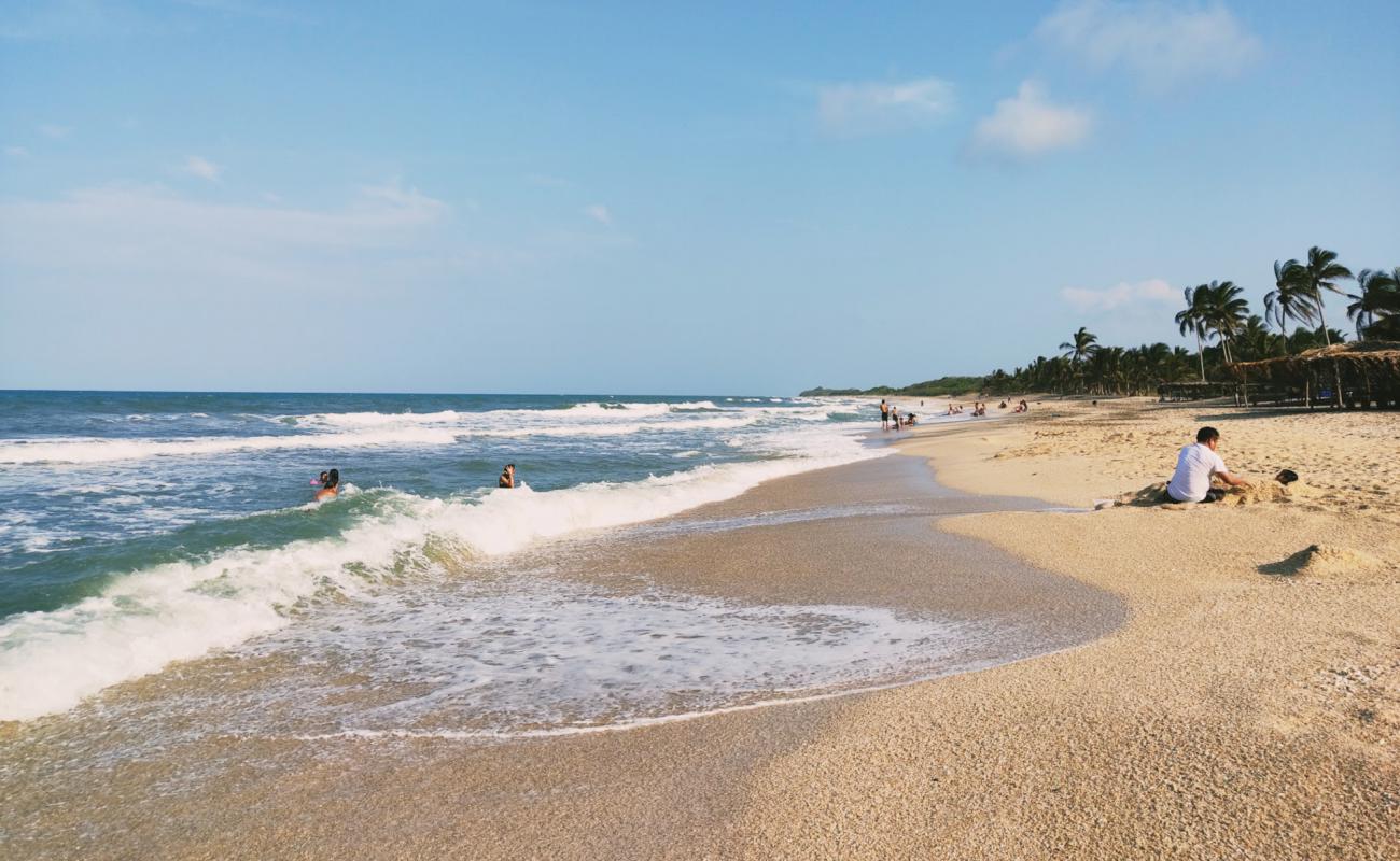 Foto af Playa Chaparrales med lys sand overflade