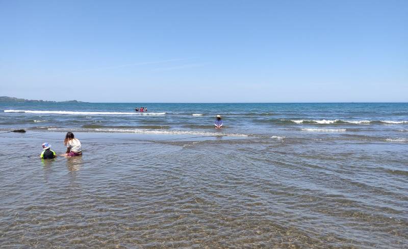 Foto af Playa De Montepio med grå sand overflade