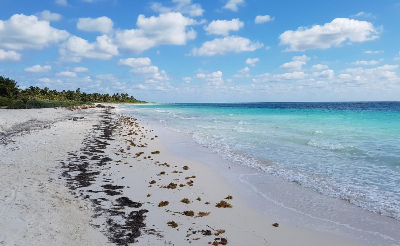 Foto af Mukan beach med lys sand overflade