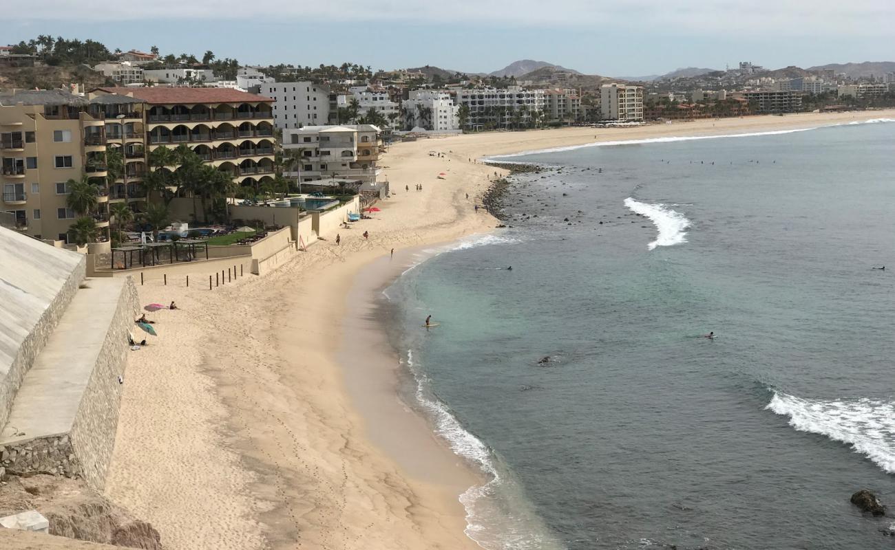 Foto af Playa Acapulquito med lys fint sand overflade