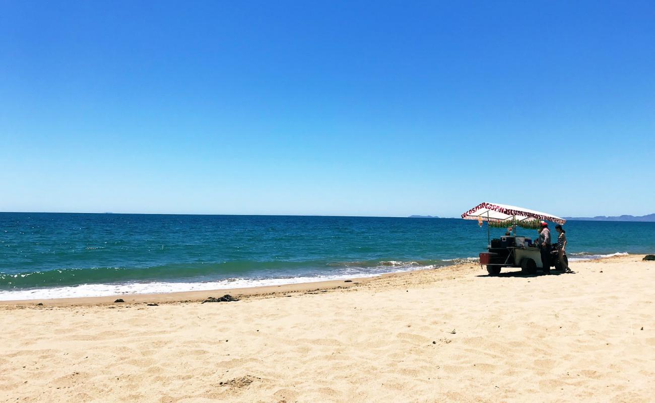 Foto af Playa Chueca med lys sand overflade