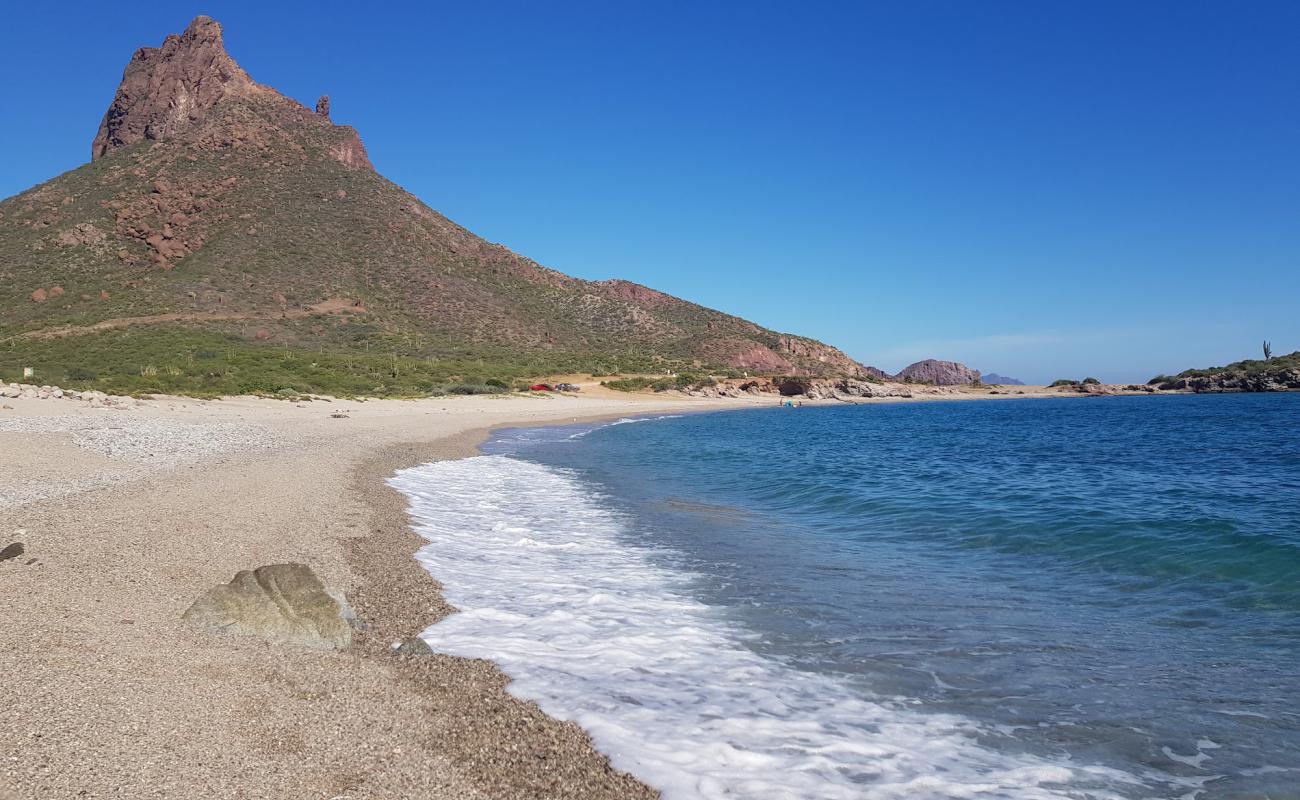 Foto af Piedras beach med let fin sten overflade