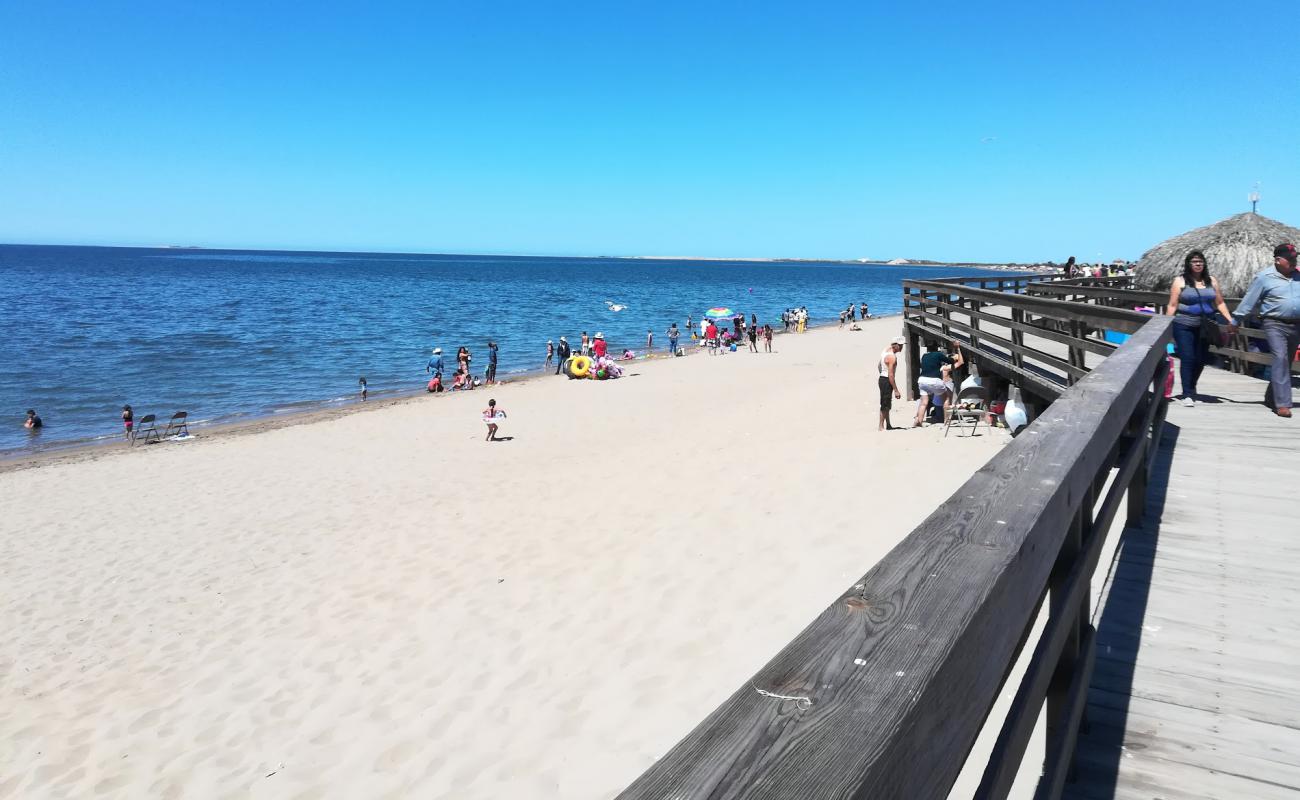 Foto af El Maviri beach med lys sand overflade