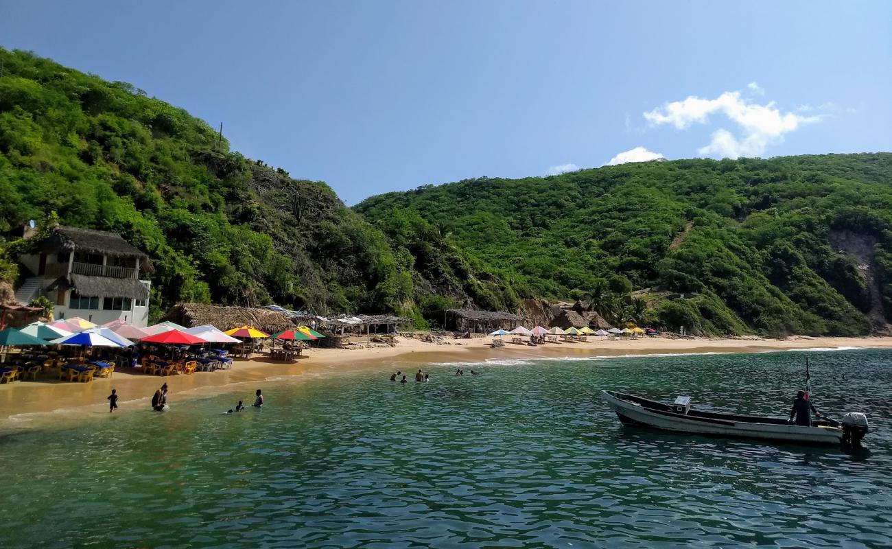 Foto af Tehuamixtle beach med lys sand overflade