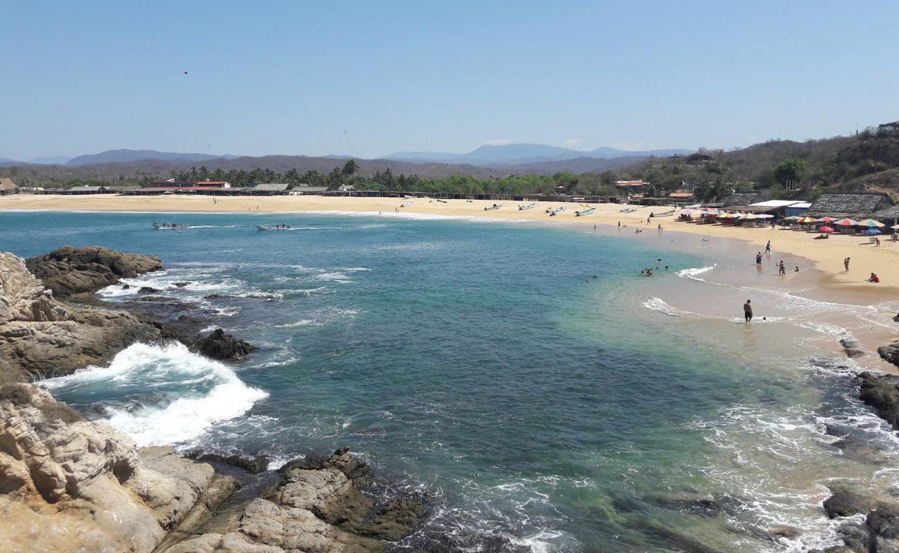 Foto af Playa el Faro med lys fint sand overflade