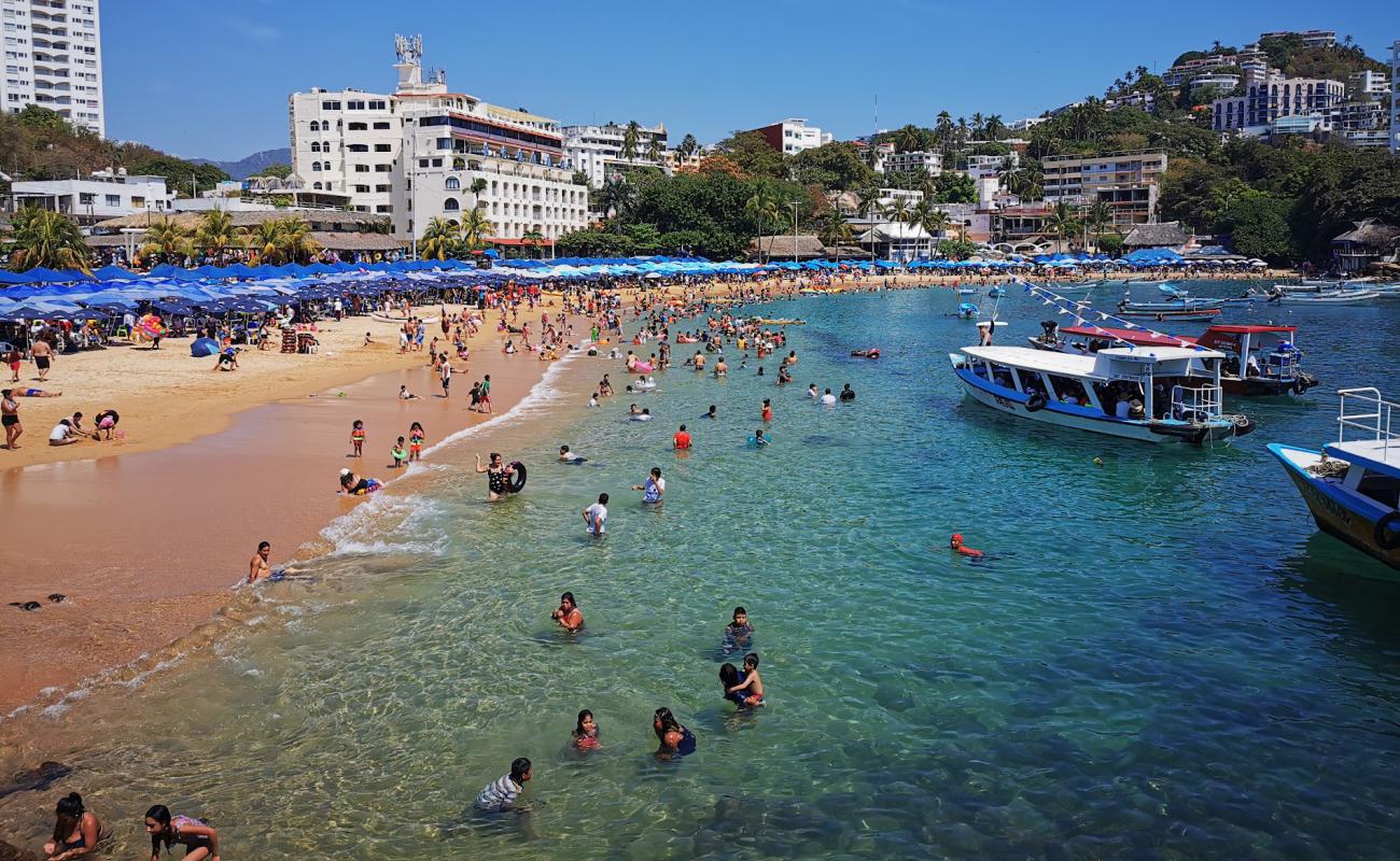 Foto af Playa Caletilla med lys fint sand overflade