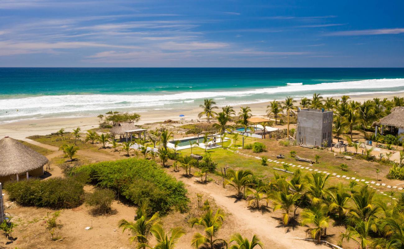 Foto af Playa Tierra Blanca med lys fint sand overflade