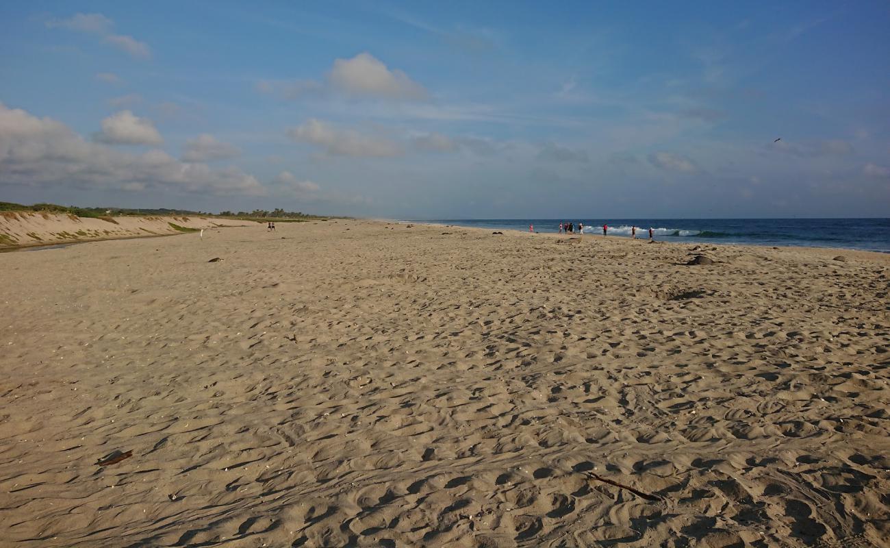 Foto af Playa Escobilla med lys fint sand overflade