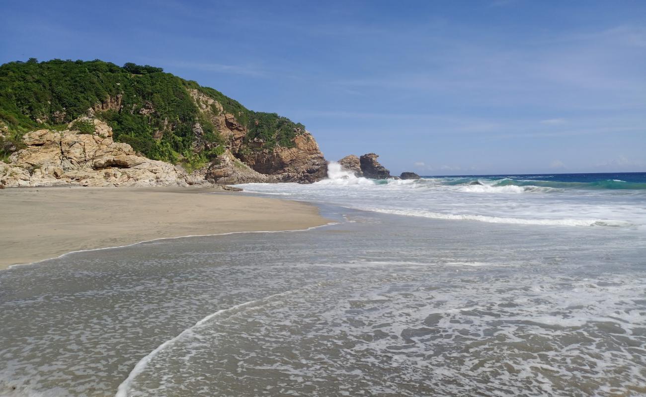 Foto af Playa La Ventanilla med gråt fint sand overflade