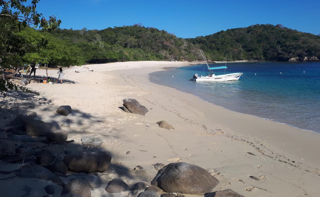 Foto af Riscalillo beach med lys sand overflade