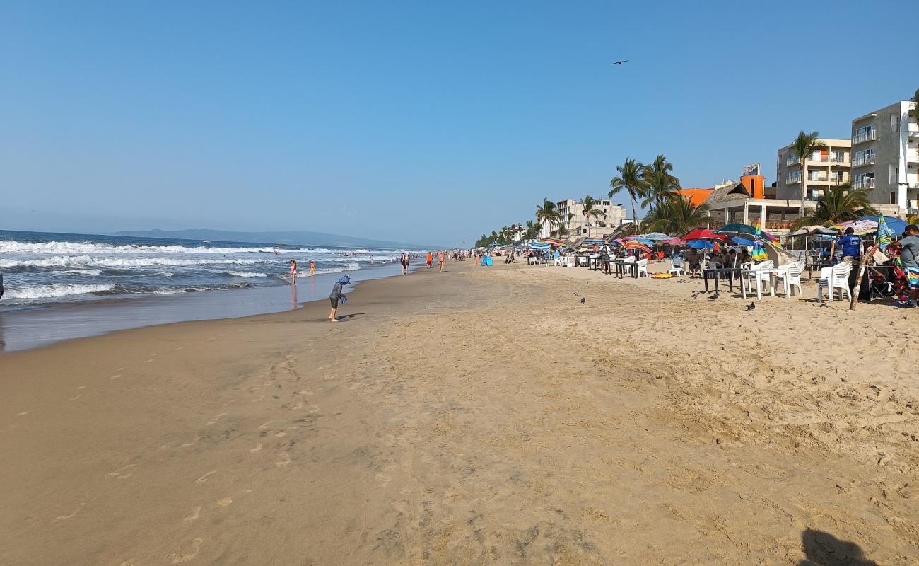 Foto af Playa Rincon de Guayabitos med lys sand overflade