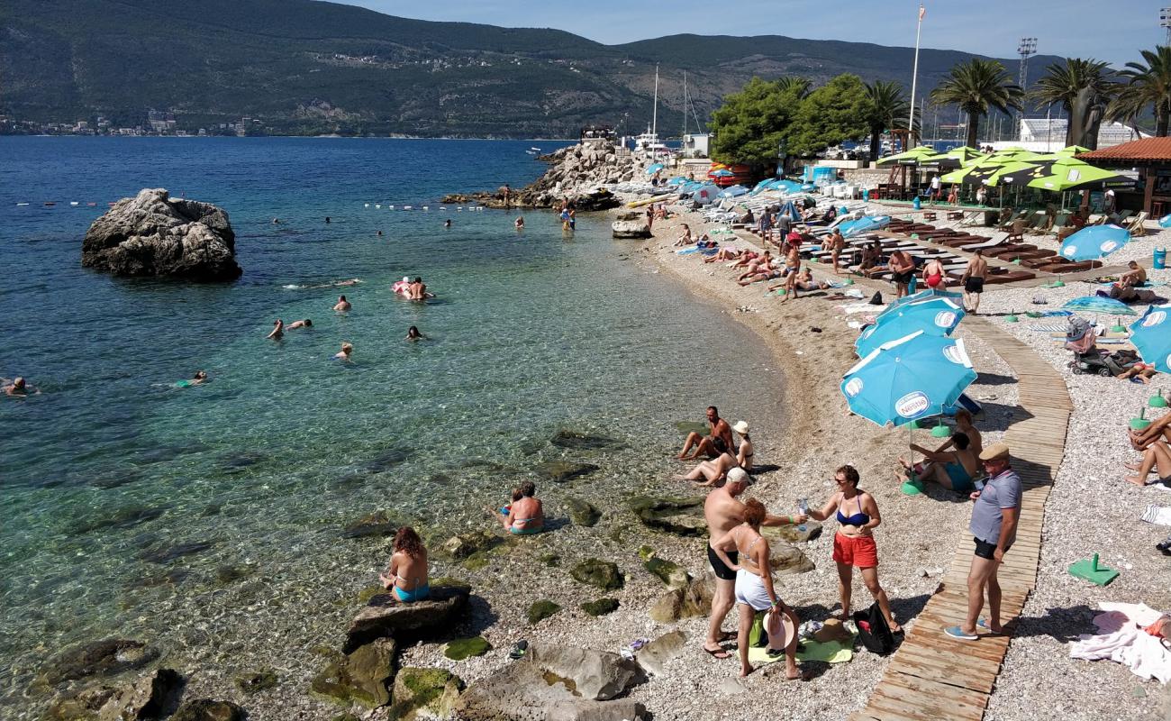 Foto af Herceg Novi beach med let fin sten overflade