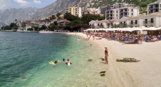 Huma Kotor Strand