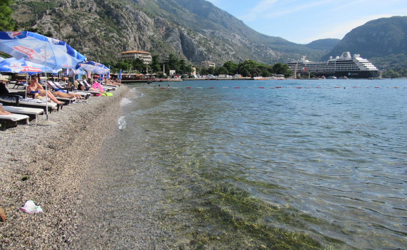 Foto af Kotor beach med let fin sten overflade