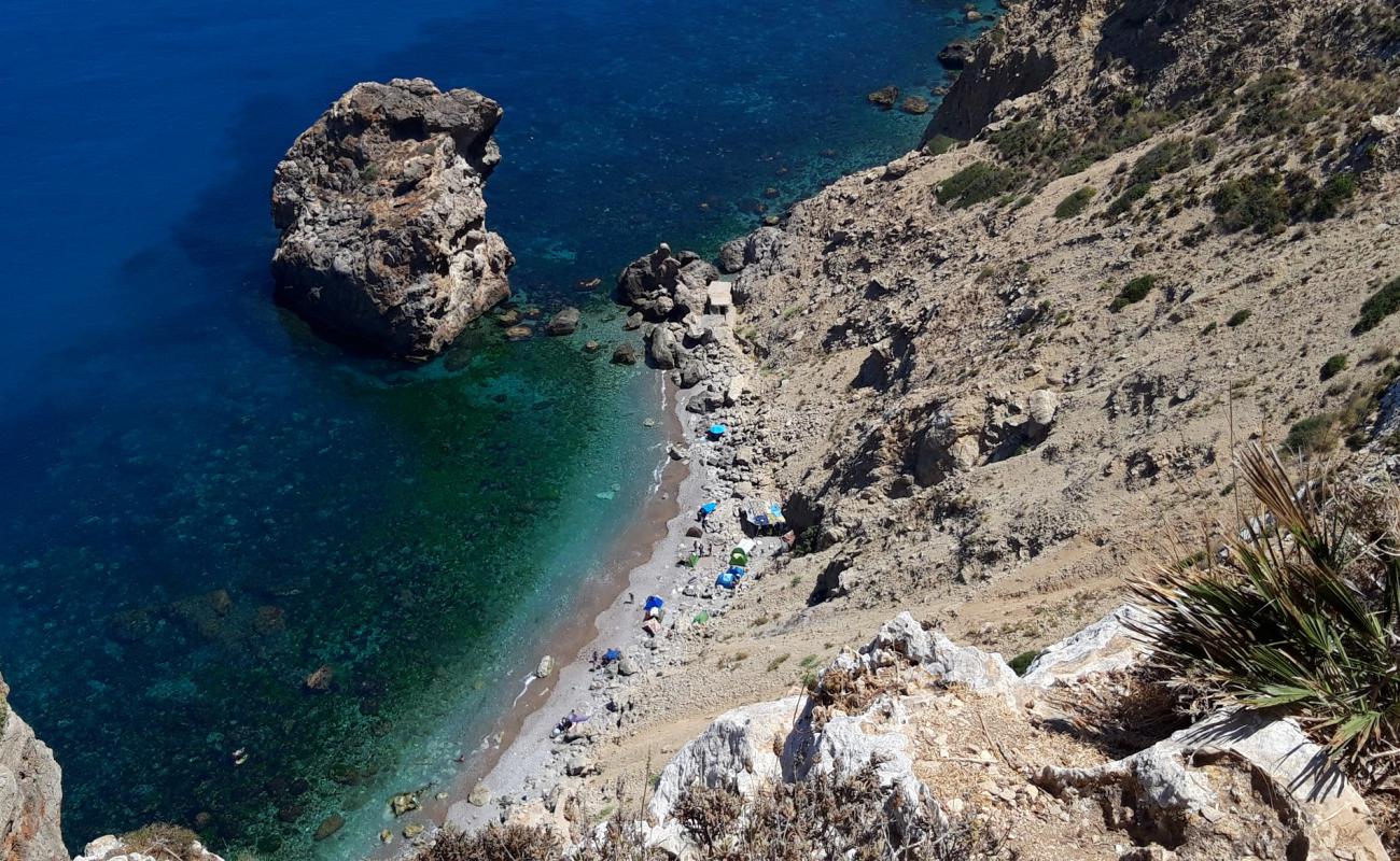 Foto af Plage de Taydiwine med grå sten overflade