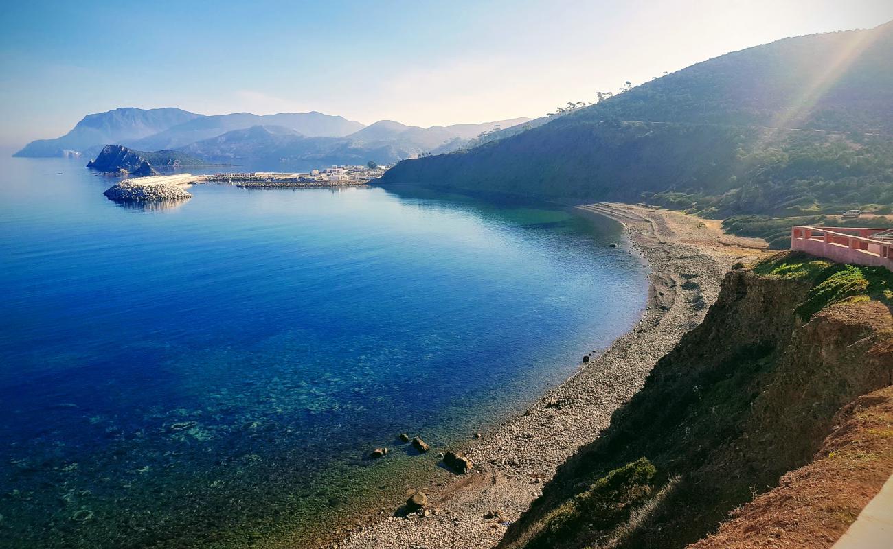 Foto af Almarsa Ighaniman med brun sten overflade