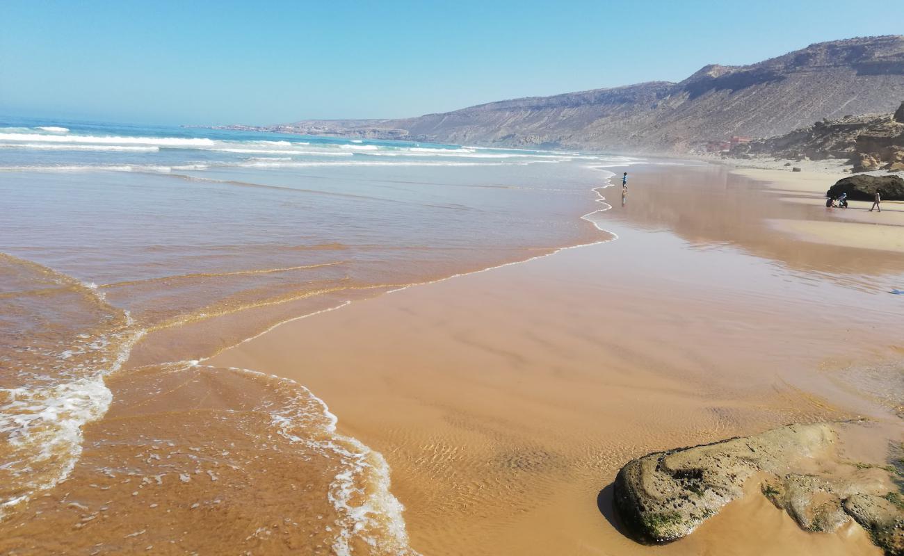 Foto af Plage Tildi med brunt sand overflade