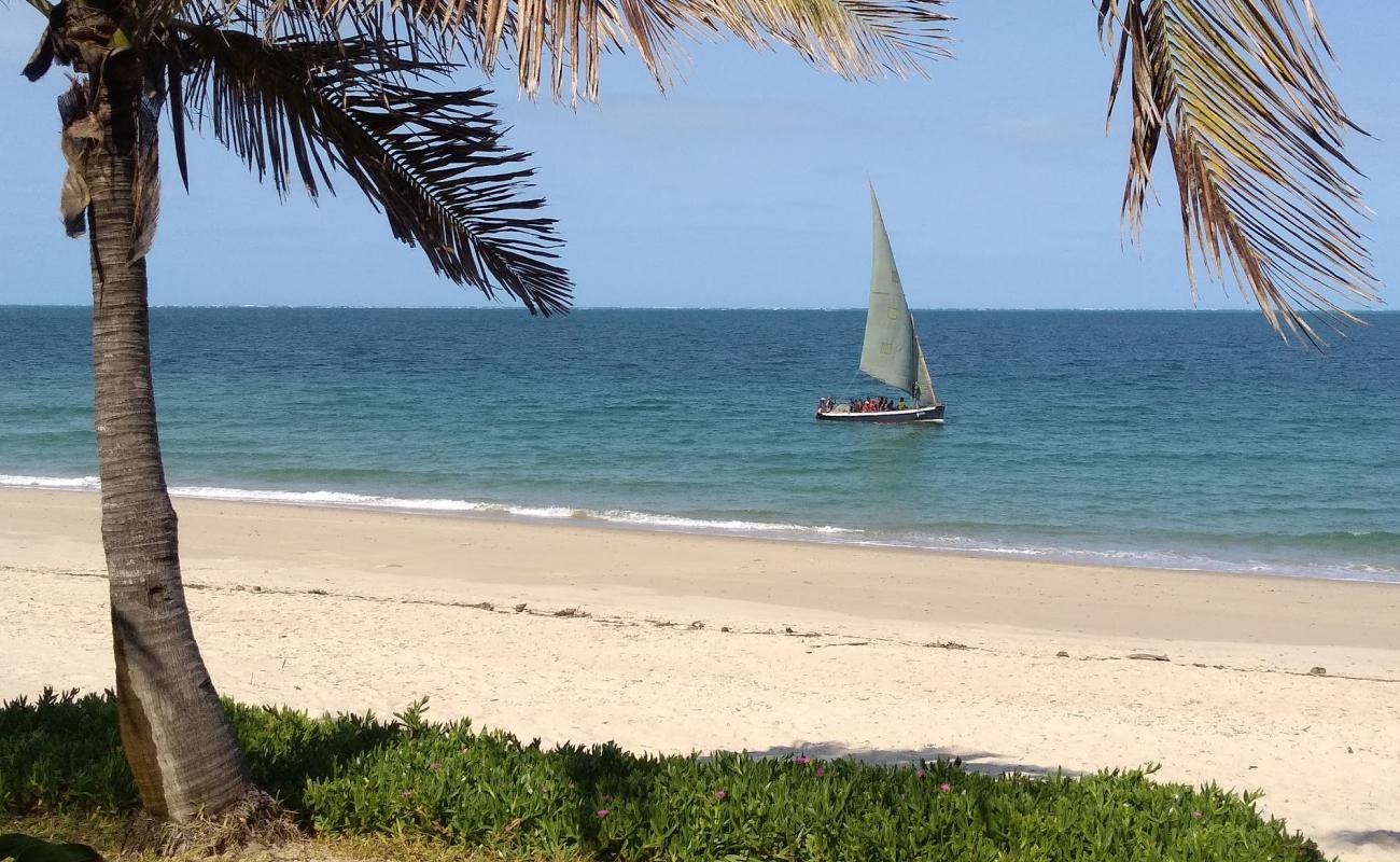 Foto af Pura Vida Lodge Beach med lys sand overflade