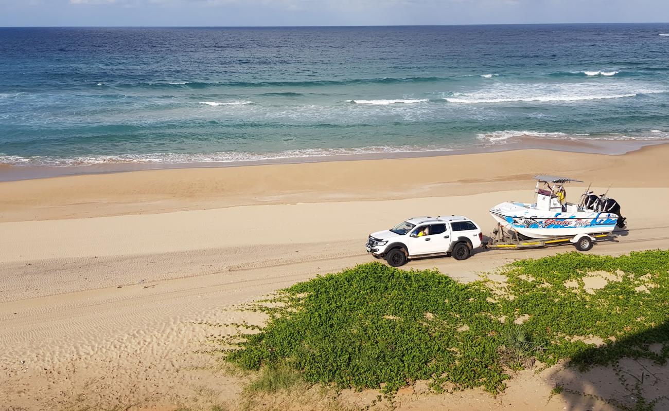 Foto af Zavora Lodge Beach med lys sand overflade