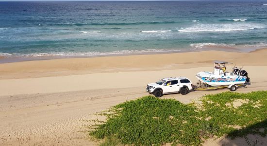 Zavora Lodge Beach