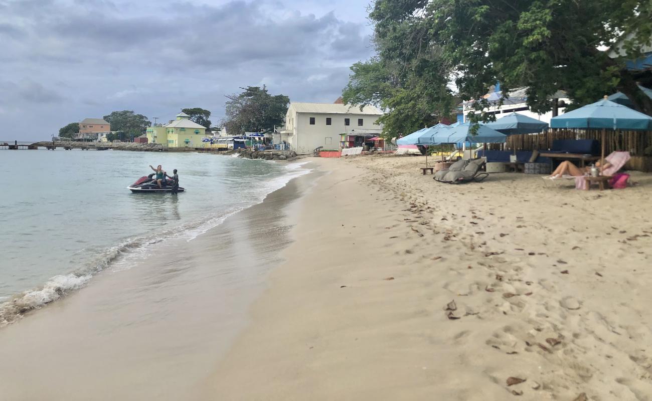 Foto af Little Bristol beach med lys fint sand overflade